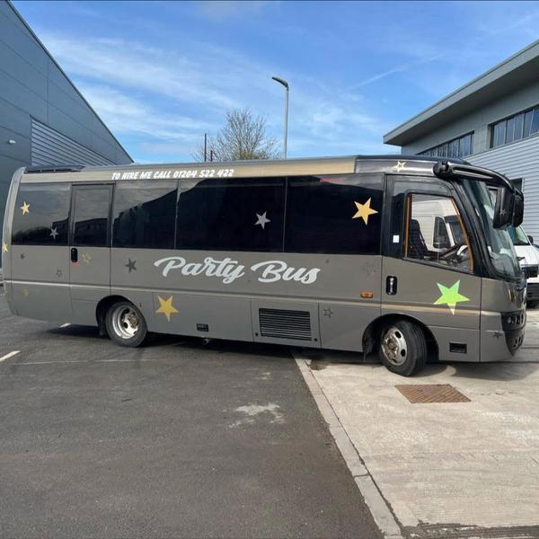 School prom party bus hire - luxury transport for prom nights, school celebrations and teenage parties